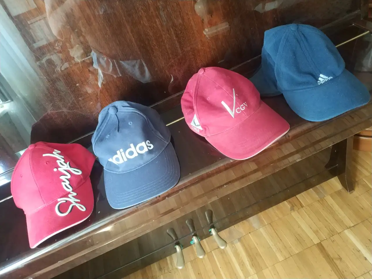 Шапка шерсть  Шапка нубук Шляпа Бейсболки разные Icon   Adidas  красная  черная  фиолетовая серая, фотография 18