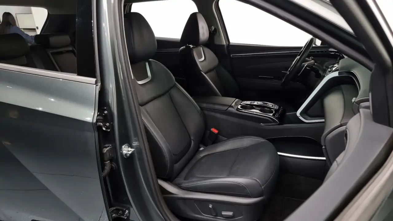 Hyundai Tucson 1.6л Turbo 2021 год, фотография 4