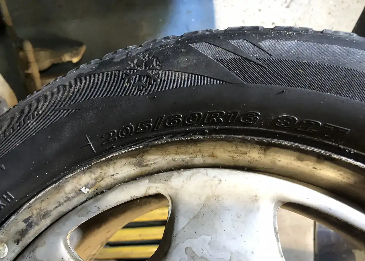 Шины б/у Nexen Winguard WinSpike 205/60 R16 92T, фотография 4