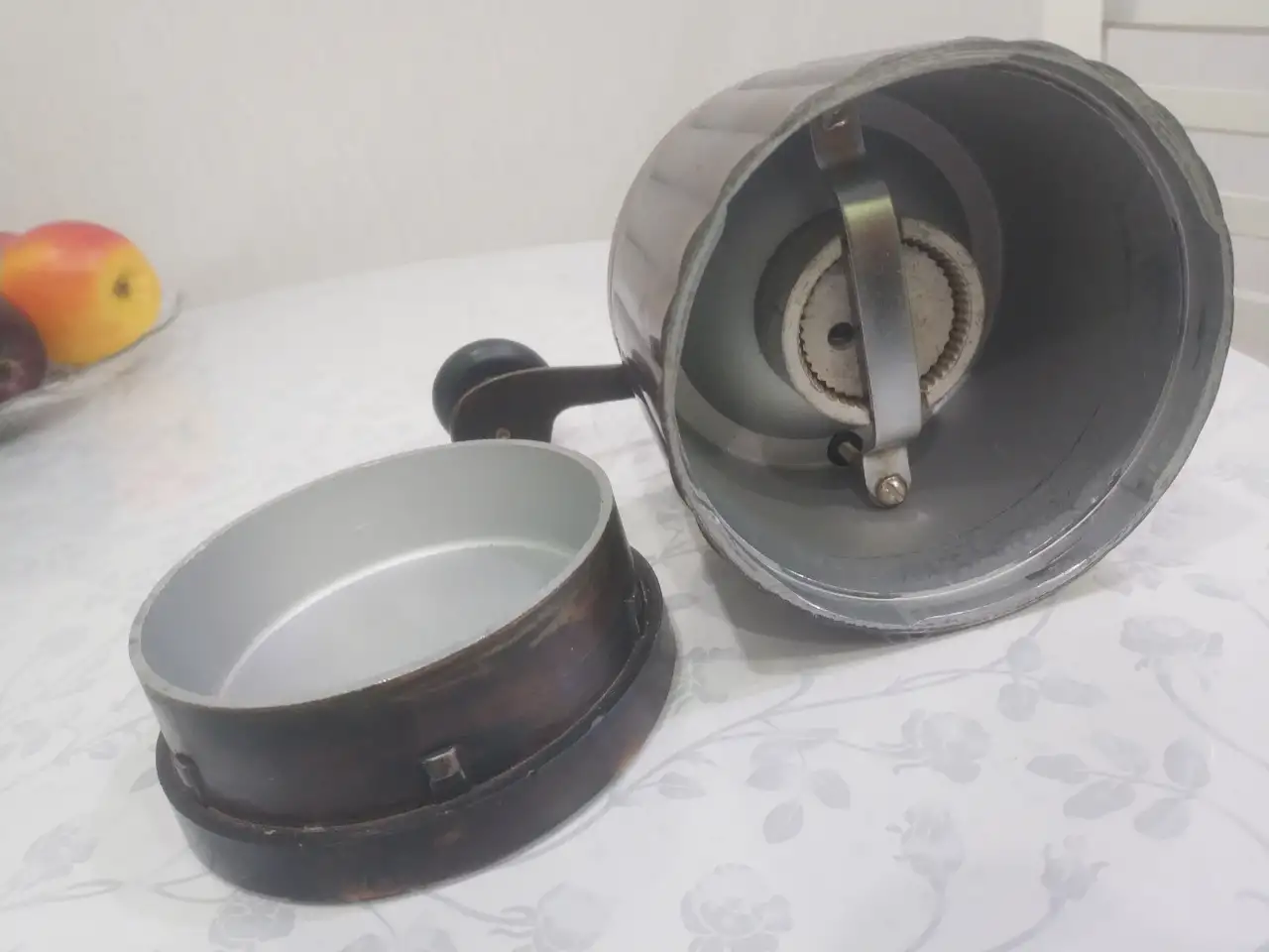 Кофемолка механическая ручная жерновая для Кофе Какао Круп Орехов Перца горошек Диаметр 10 см, фотография 8