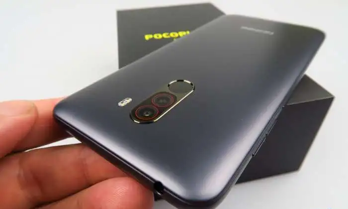 Новый Xiaomi pocophone F1 6/128gb blue, фотография 3