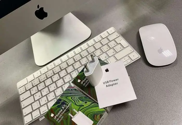 Сетевое зарядное устройство iPhone 1A, фотография 3
