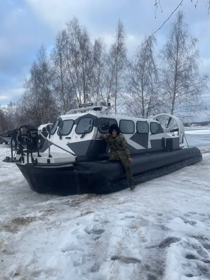 Судно на воздушной подушке Спутник 12, фотография 5