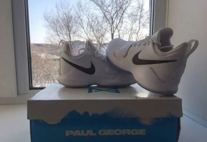 Продам баскетбольные кроссовки Nike PG 1 