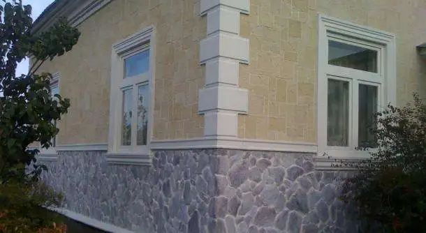 Облицовка фасада и цоколей домов, фотография 1