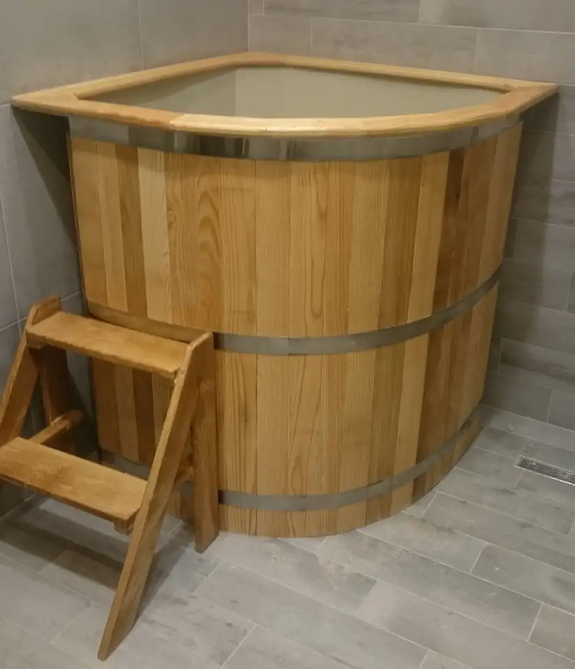 Купель дубовая угловая с пластиковой вставкой 1,2 х 1,2 х H1,0м, фотография 1