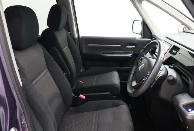 Продажа автомобилей Honda Stepwgn, фотография 3