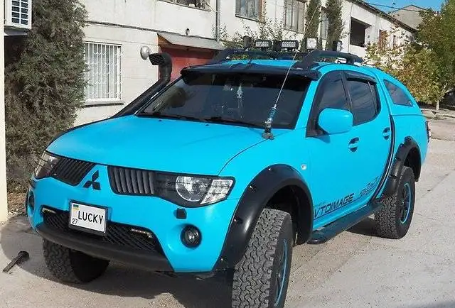 Козырек на лобовое стекло для Mitsubishi L200 (c 2008), фотография 3