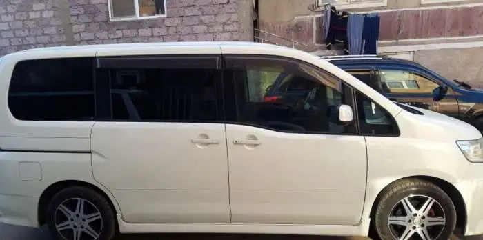 Продаю автомобиль Nissan Serena, фотография 4