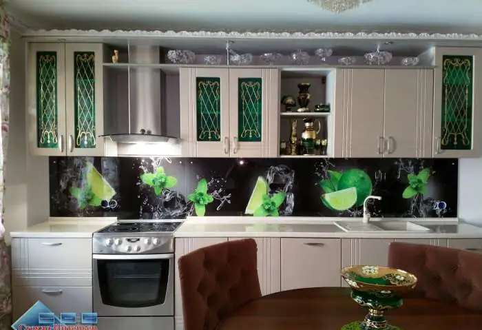 Стеклянный фартук для кухни в Тюмени, фотография 9