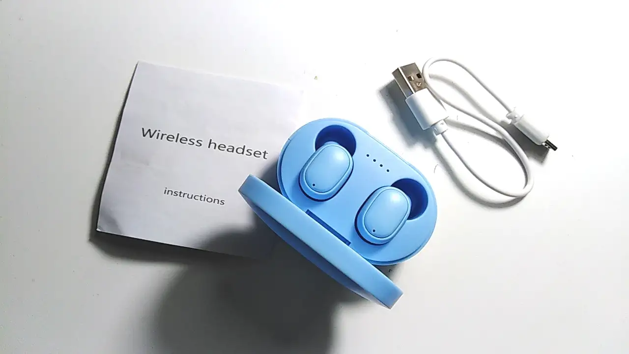 Bluetooth-гарнитура беспроводная A6S TWS голубой кейс, фотография 9