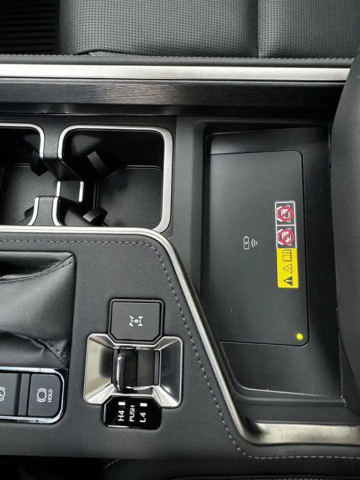 Lexus GX 550 в максимальной комплектации, фотография 13