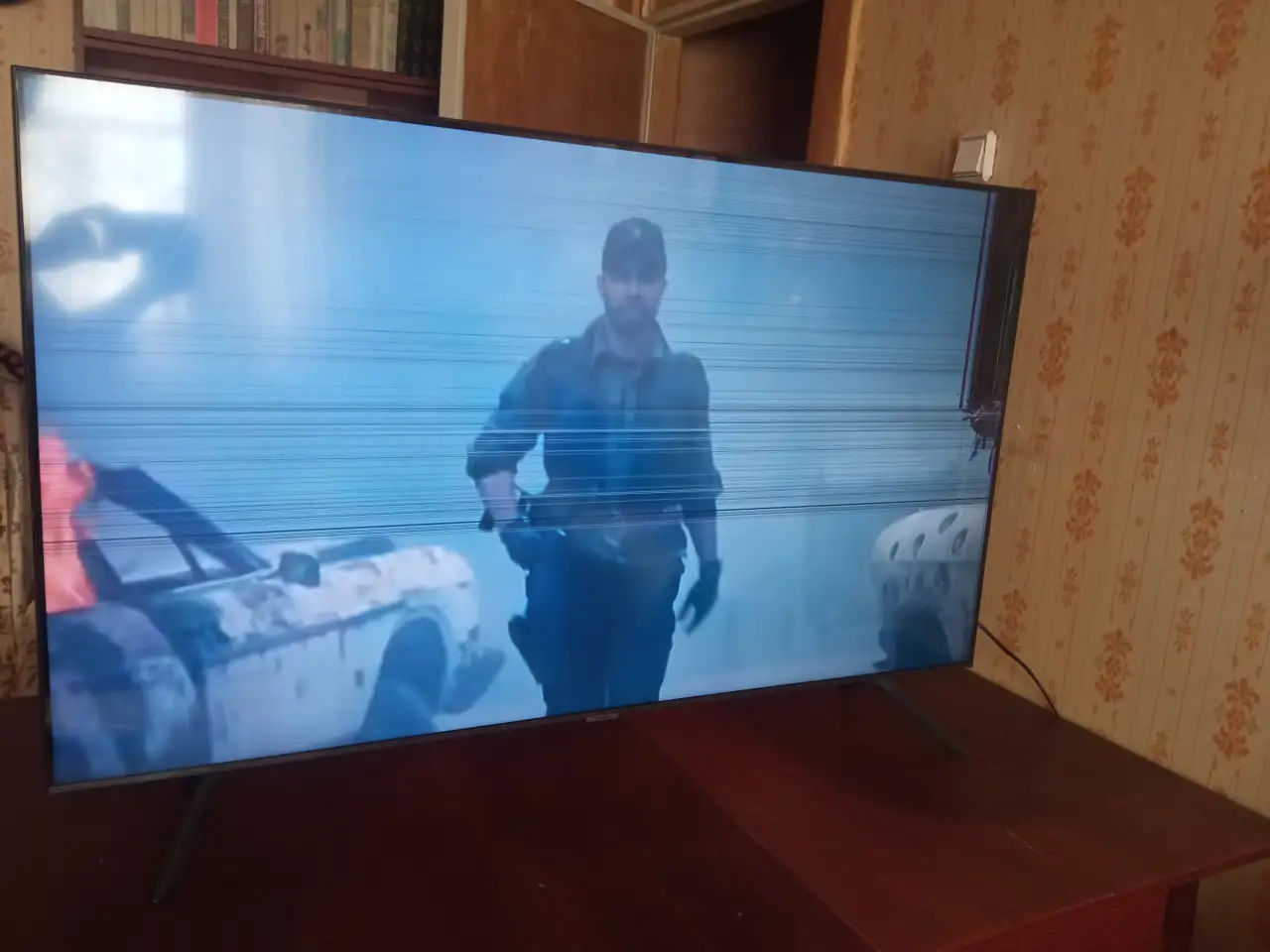 Телевизор Samsung ue55au7100u smart TV, фотография 2