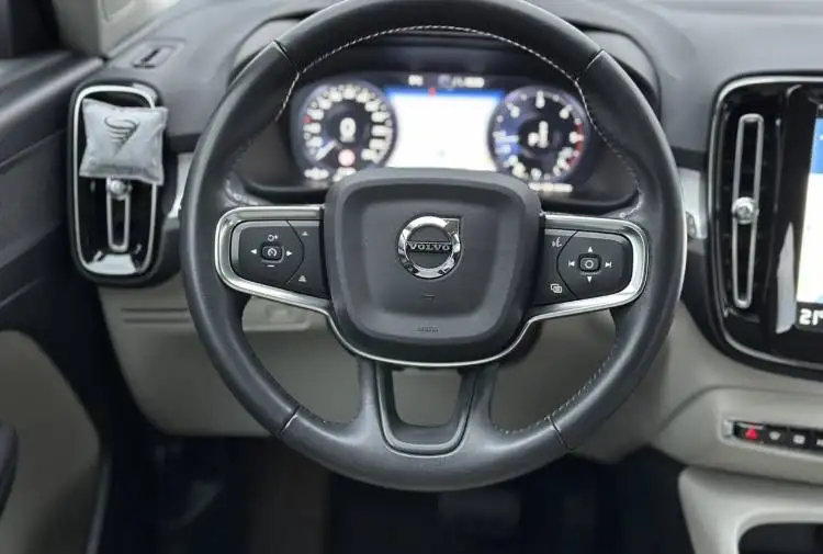 Volvo XC40 2020 год, фотография 15