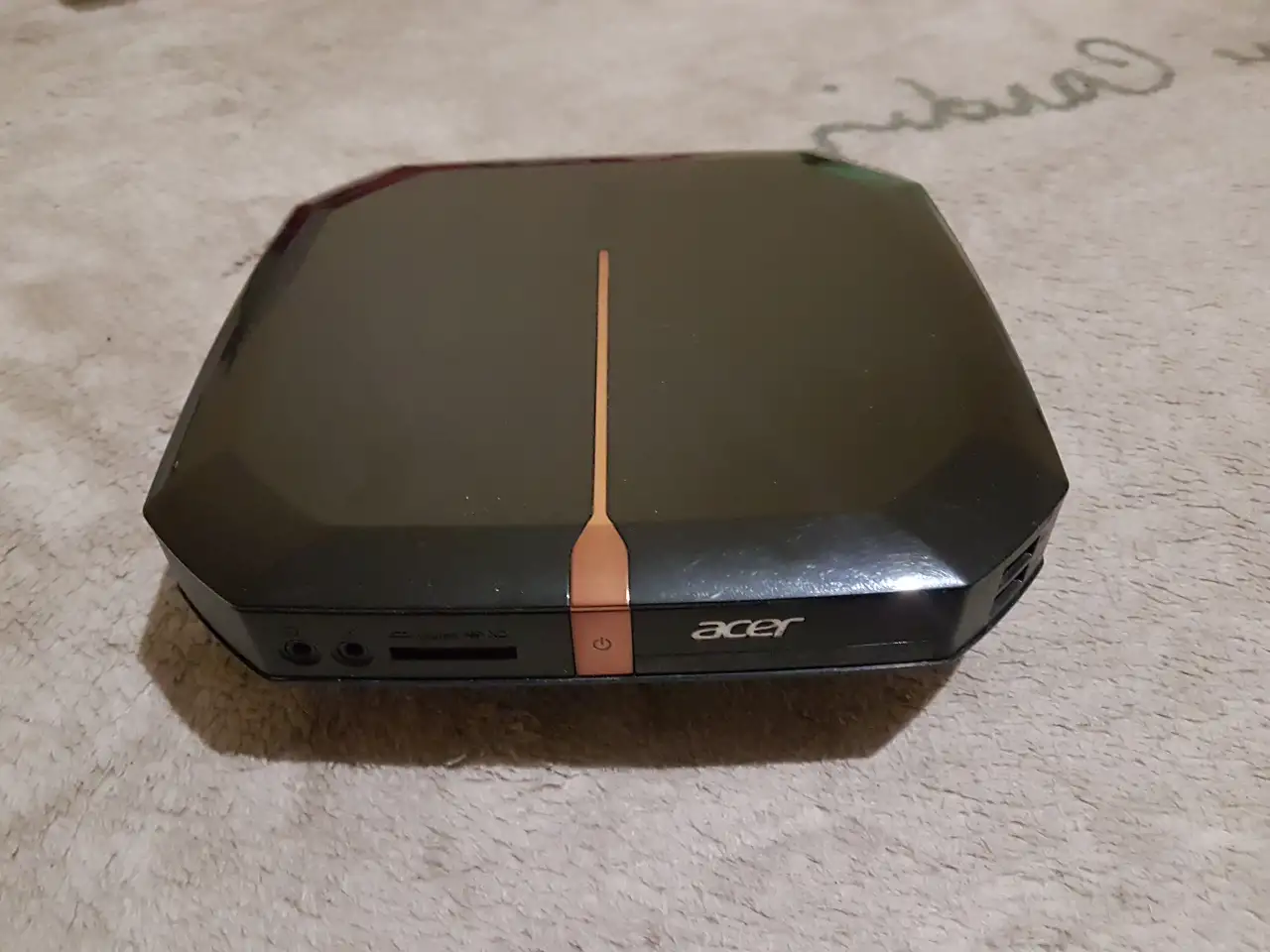 Компьютер неттоп Acer REVO RL80, фотография 1