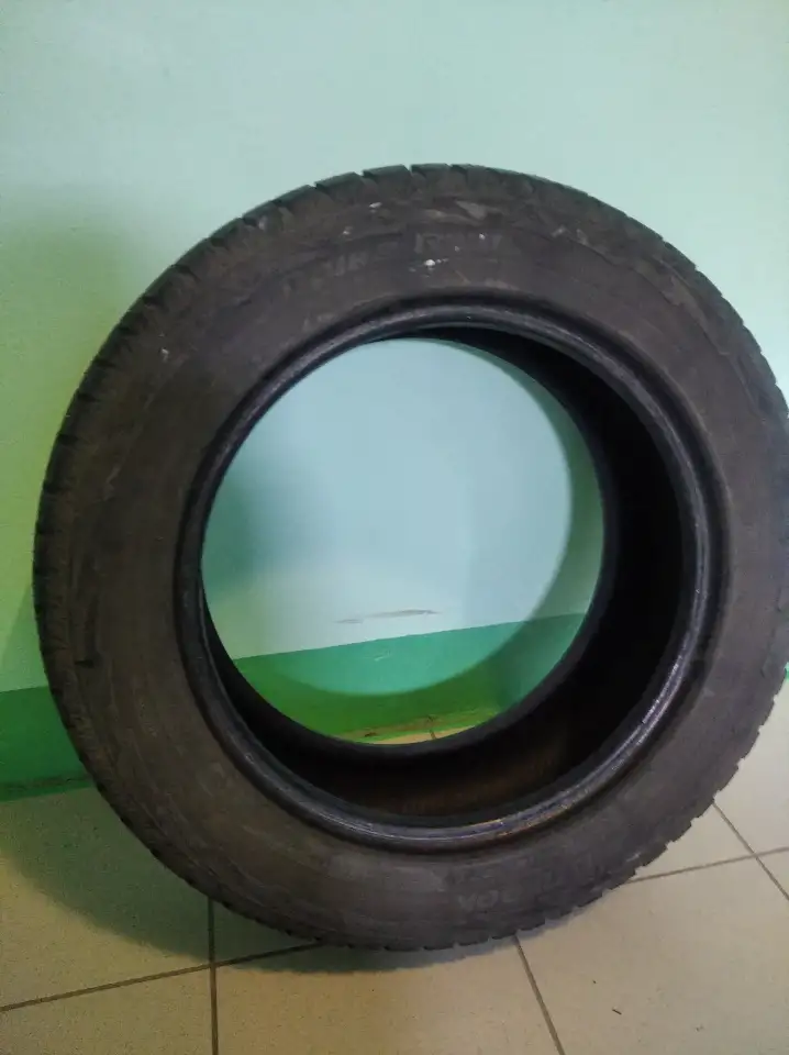Продам комплект бу зимних шипованных шин R18 -4шт, фотография 1