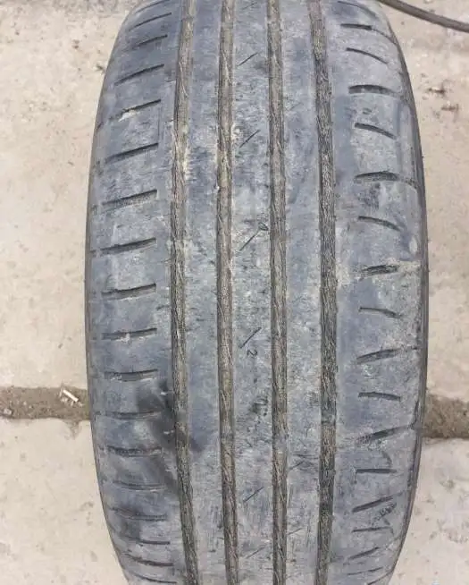 Nokian Hakka Z 225/60 ZR16 102W XL, фотография 1