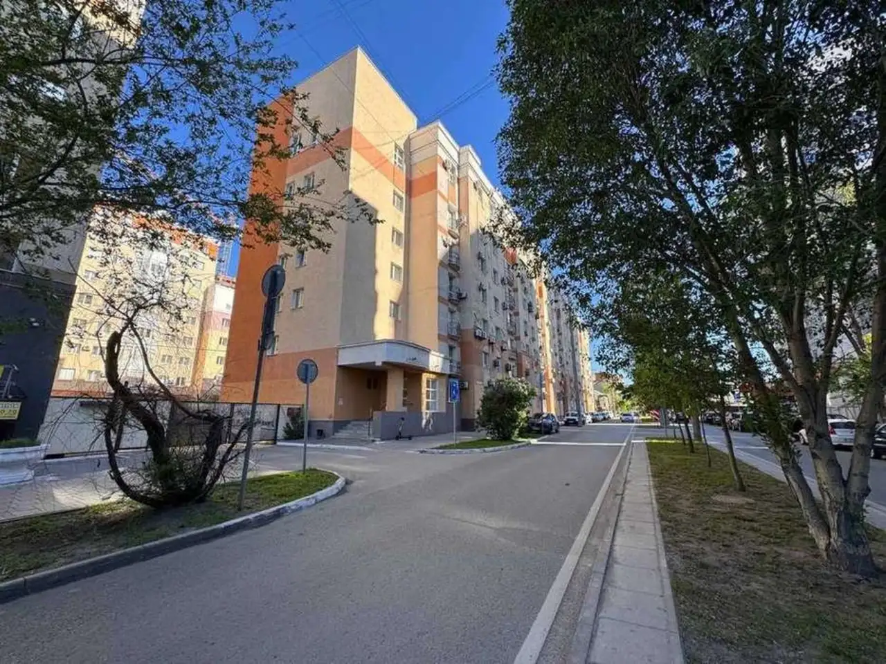 Продам коммерческую недвижимость 327,10 м2, Ленинский, Ленинская улица, 168, фотография 1