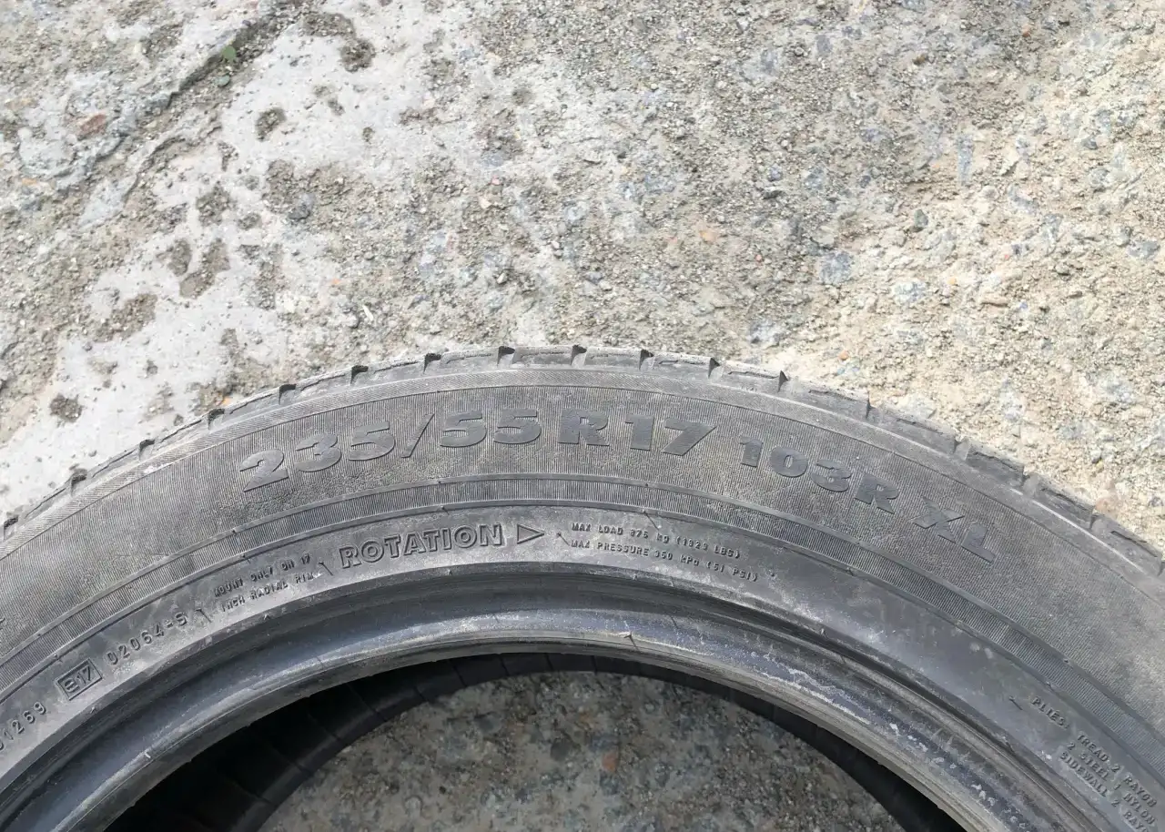 шина б/у Nokian Hakkapeliitta R 235/55 R17 103R XL, фотография 3