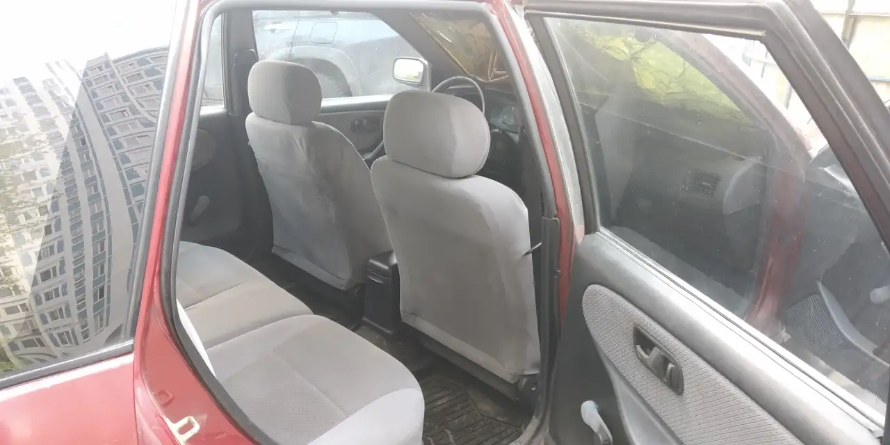 Продается Nissan Primera, 1992 универсал, фотография 8