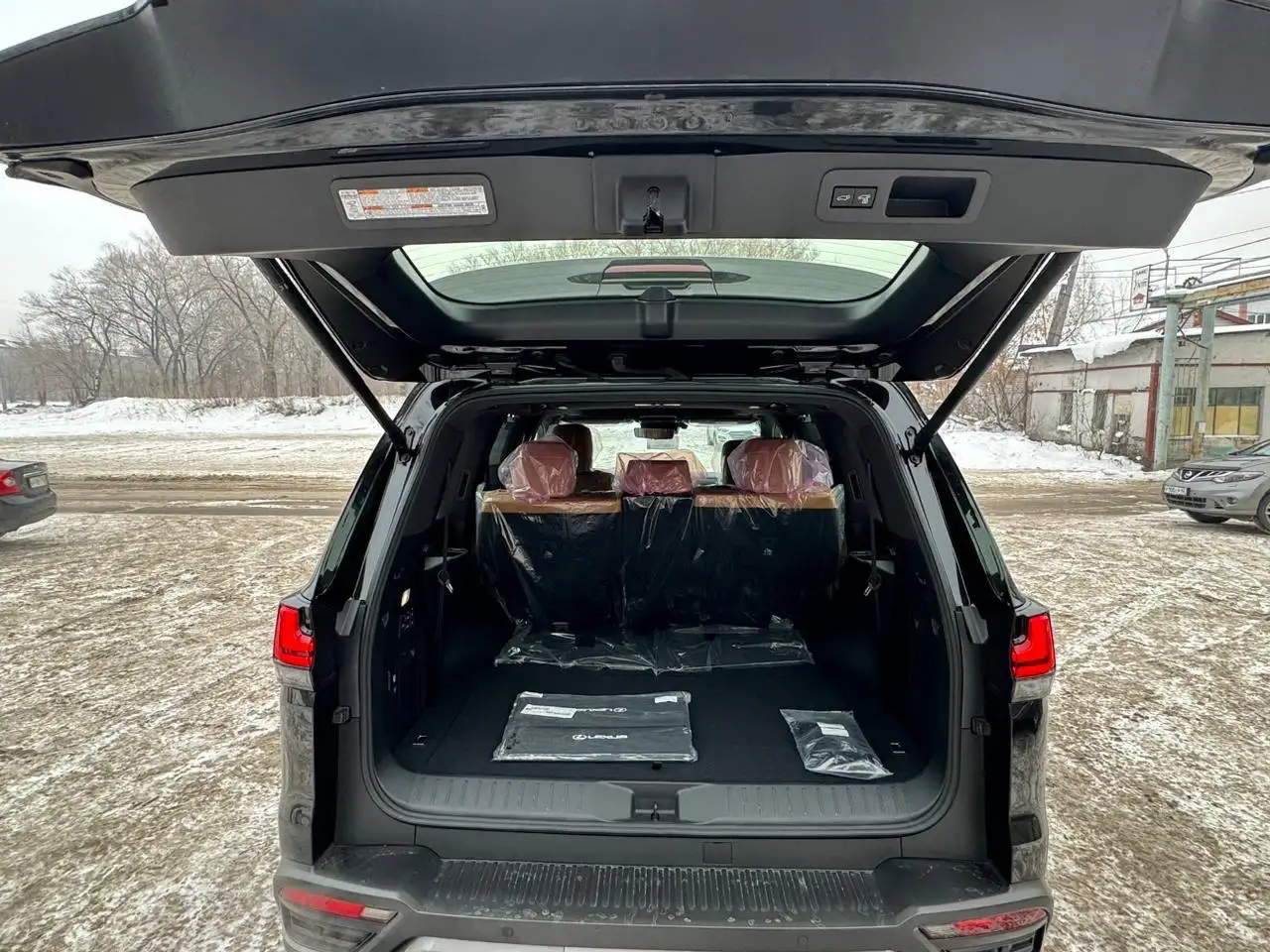 LEXUS LX600, фотография 9