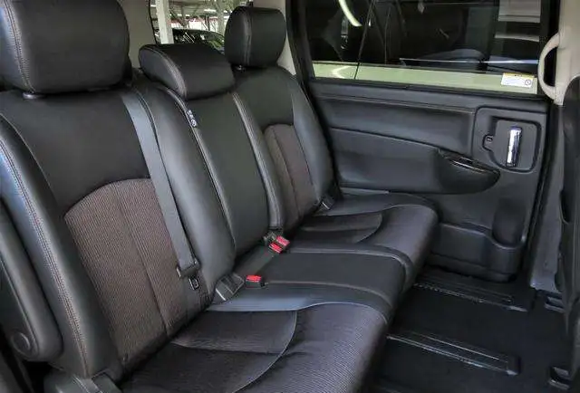 Продажа автомобилей Nissan Elgrand, фотография 10