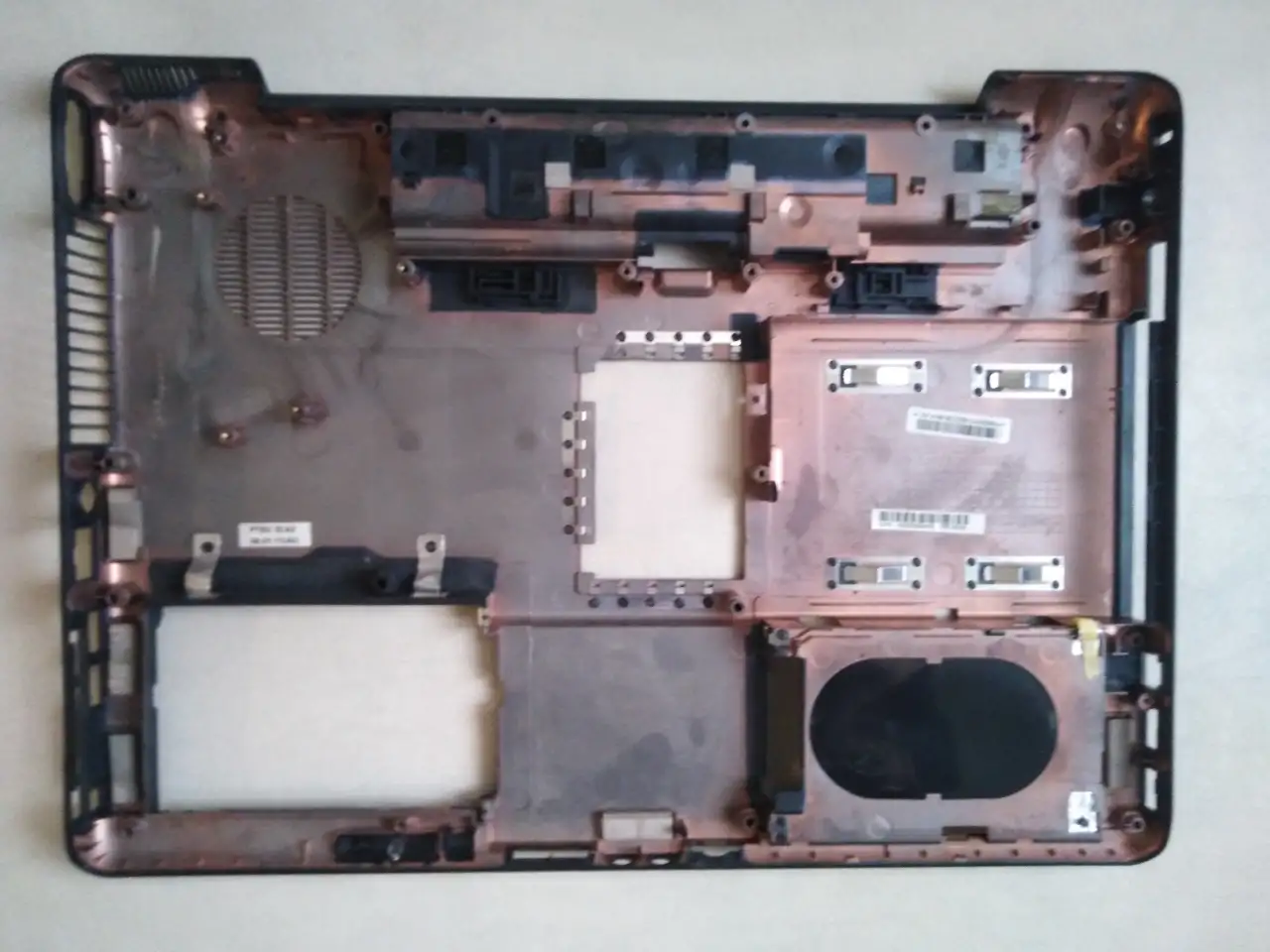 Toshiba Satellite A200 A210 Корпус нижняя часть поддон K000053430, фотография 2