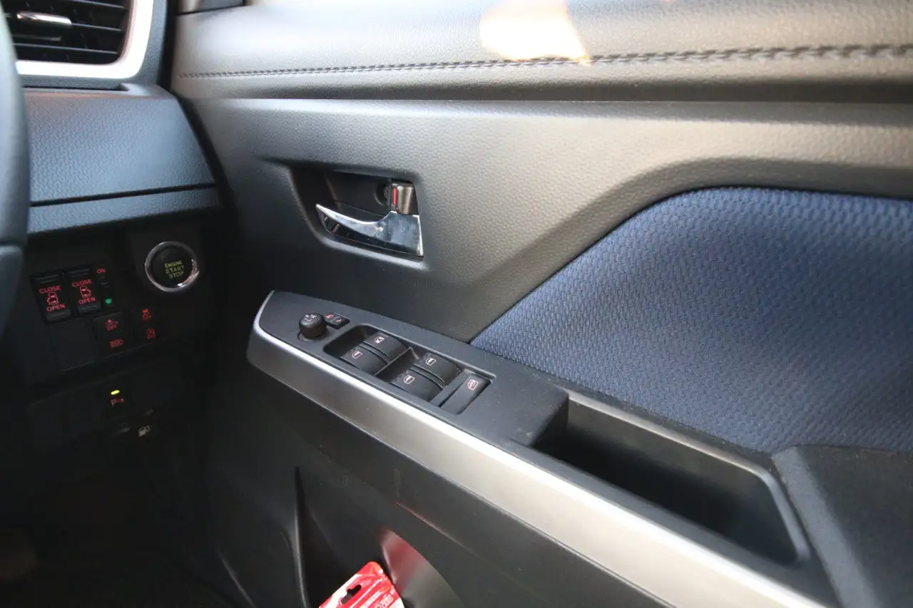 ПРОДАЮ TOYOTA ROOMY CUSTOM, фотография 10