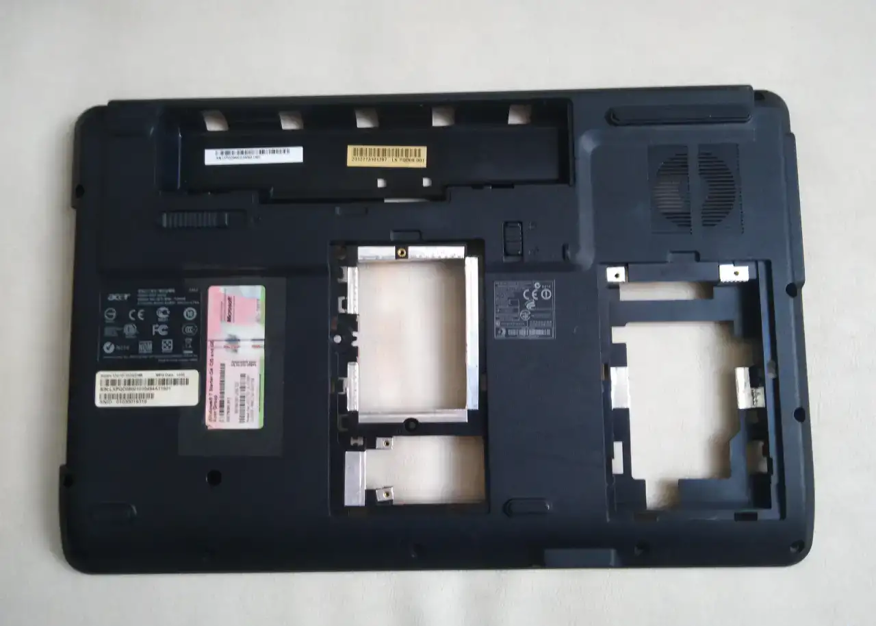 Acer Aspire Корпус нижняя часть AP06R000400, фотография 2