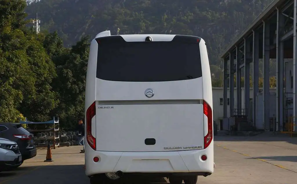 Туристический автобус Golden Dragon XML6127JR 53 места, фотография 6