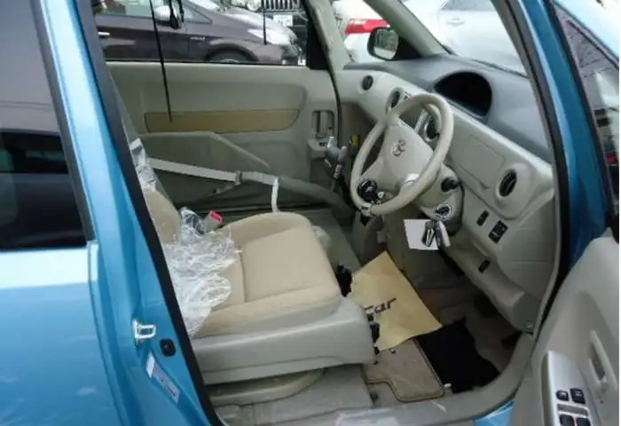 Toyota Porte хетчбек для водителя колясочника, фотография 2