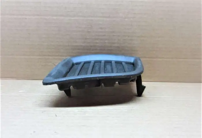 Крышка противотуманной фары (правая) - Toyota Hiace ) LH129V, фотография 6