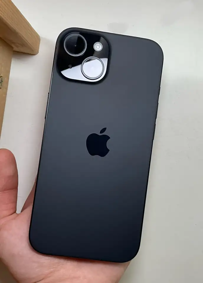 iPhone 15, 128 ГБdual sim, фотография 1