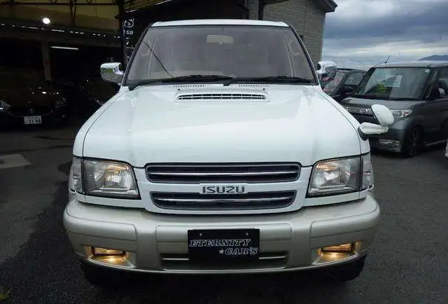 Продажа автомобилей Isuzu, фотография 1