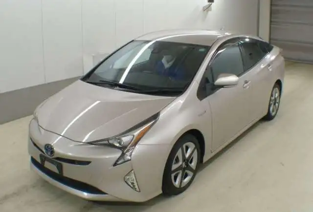 Лифтбек гибрид Toyota Prius кузов ZVW51 модификация A Touring Selection гв 2016, фотография 2