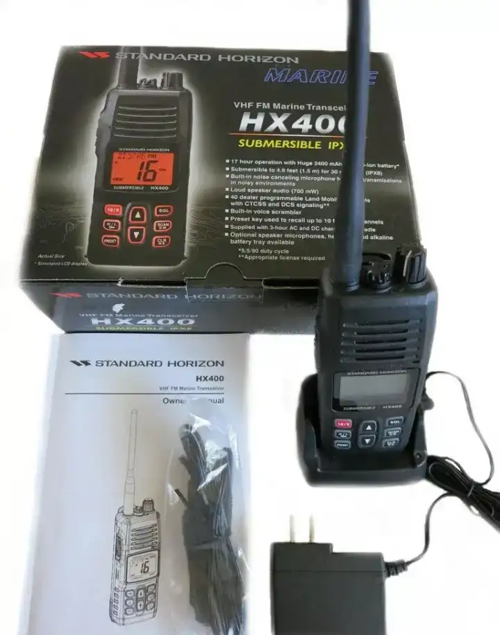 Морская портативная рация Standard Horizon HX-400IS, фотография 1