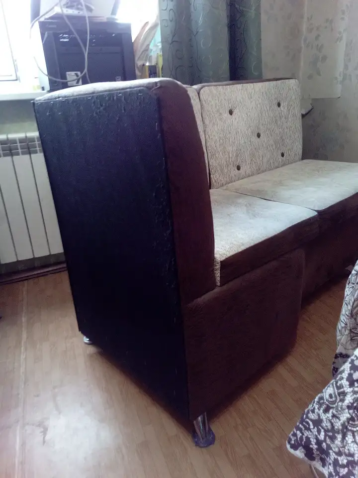 Угловой диванчик-кухонный уголок, удобный, в хорошем состоянии, 118 см длин56 см шир82 см выс, фотография 3