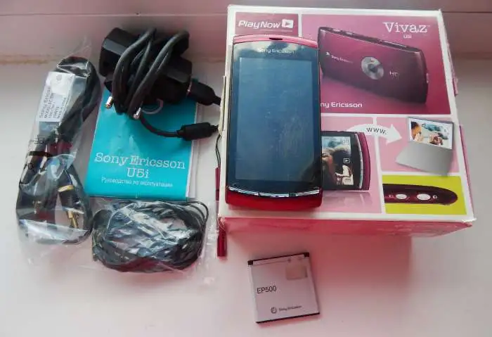 Sony Ericsson U5i Vivaz, фотография 3