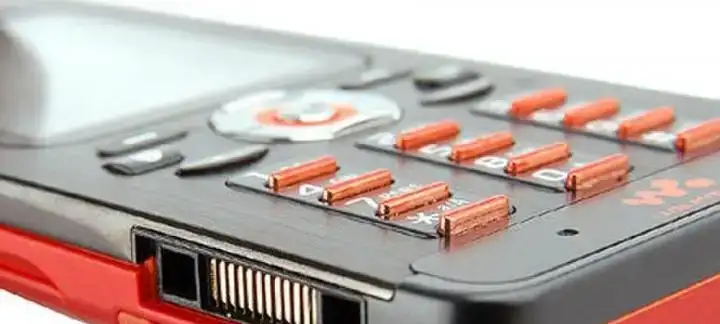 Sony Ericsson Walkman W880i оригинал, фотография 9