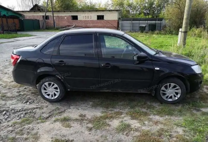 Автомобиль б/у Лада Гранта, фотография 3