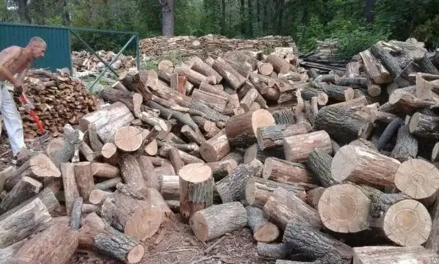 Дрова в сетках и кубами, фотография 1