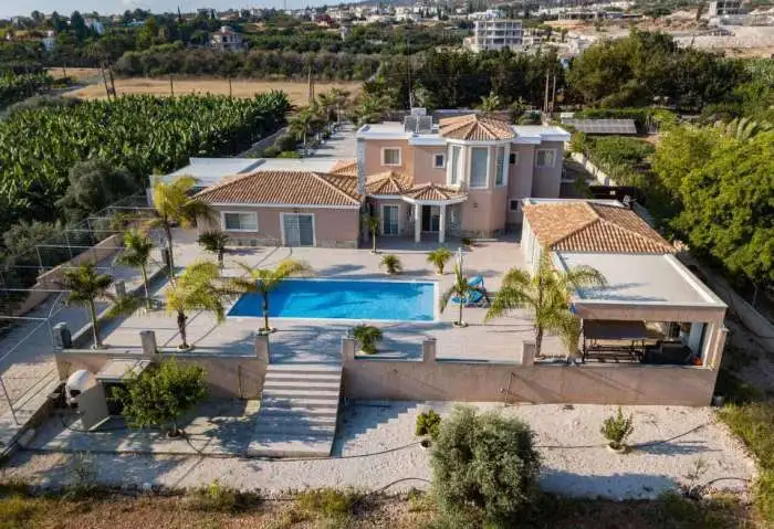 Coral Bay, Paphos, Cyprus 400,00 м2, фотография 1