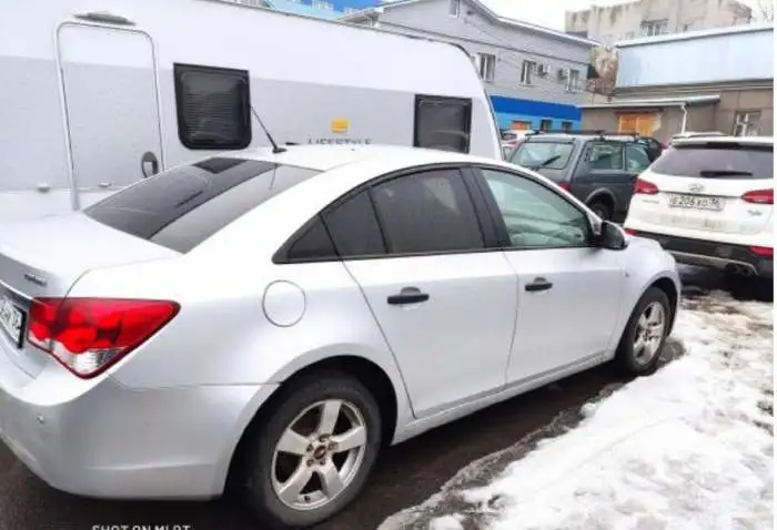 Легковой автомобиль CHEVRALET CRUZE 2011 г.в. г.Воронеж, фотография 3