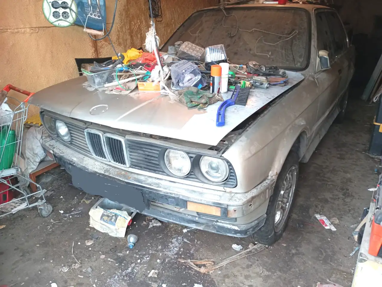 ПРОДАЮПОЛНОСТЮ авто  БМВ Е30 НА РАЗБОРКУ, фотография 6