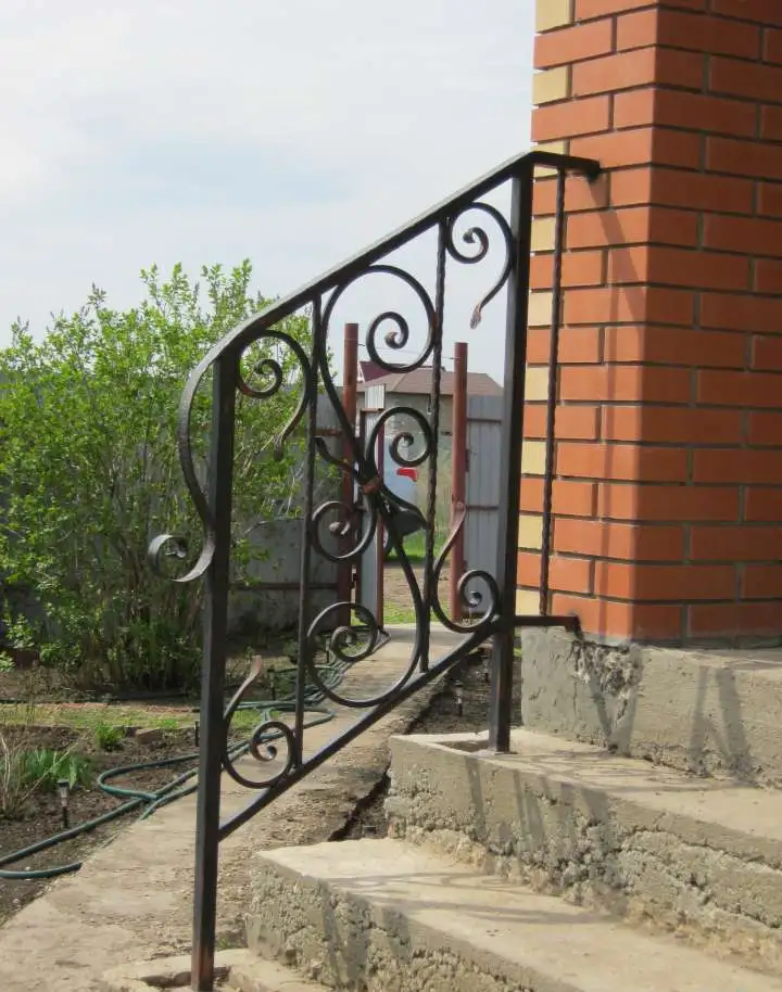 Перила кованые, входные группы, фотография 3