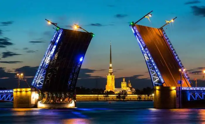 экскурсии по Санкт-Петербургу и пригородам на минивэне гида до 6 гостей, фотография 8
