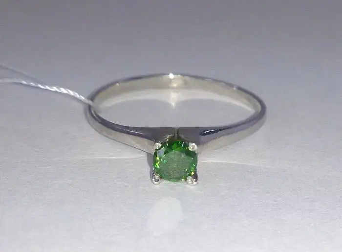 серебро, кольцо с зеленым фианитом, фотография 1