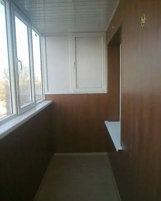 отделка балконов ламинатом, фотография 2