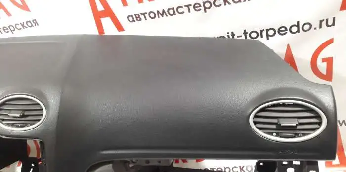 Ремонт торпедо (панель приборов) на Ford Focus 2, фотография 3