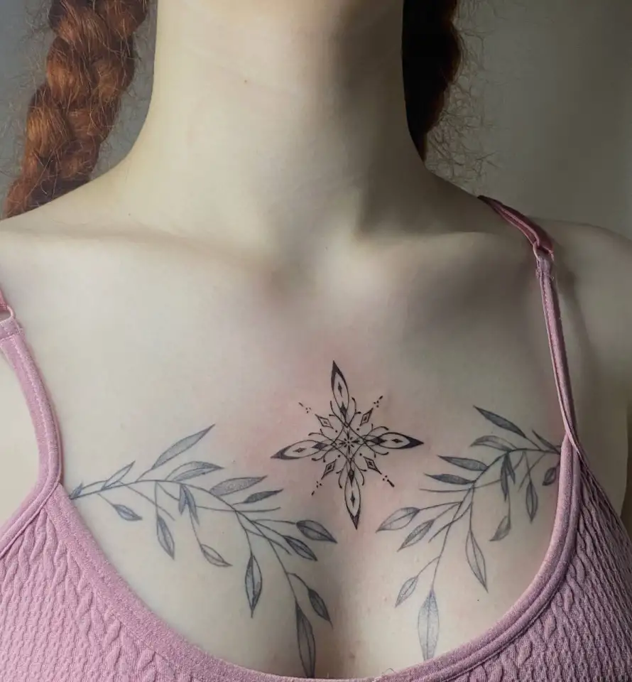 Татуировки модели, фотография 1